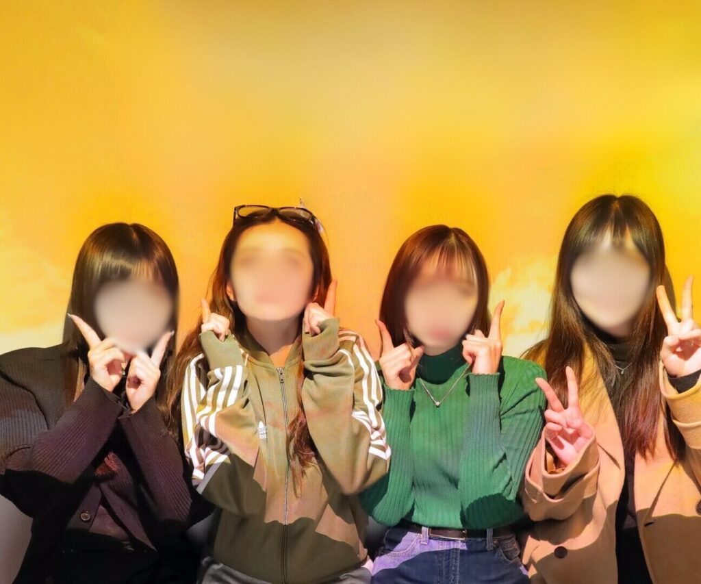 大人になっても交流がある4人の写真